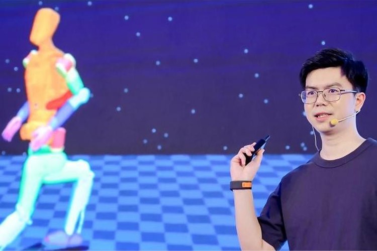 天才少年稚晖君壹号娱乐机器人走路进场！AI模型做大脑，目标售价20万以内