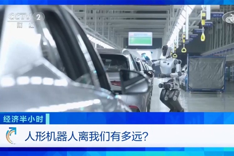 中央电视台《经济半小时》栏目对壹号娱乐机器人的专题报道